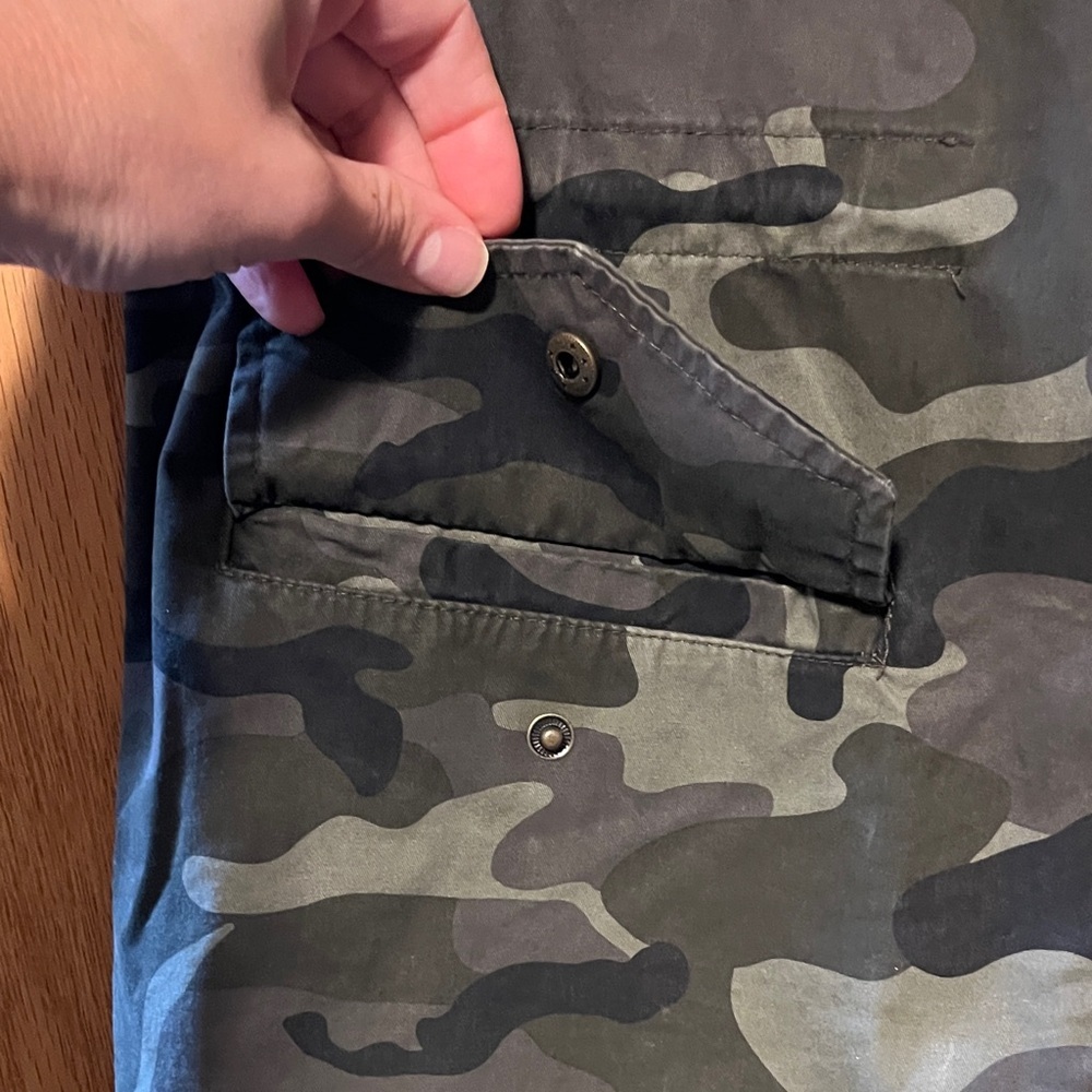 Love Tree Green Camouflage Vest - Picture 6 of 12